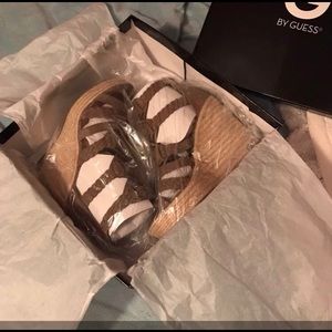G by guess wedges